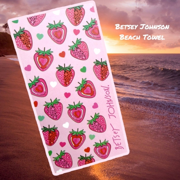 NWT Betsey Johnson Pink Strawberries 6" Feet Beach Towel - Picture 1 of 6
